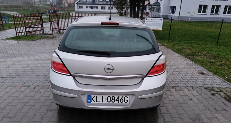 Opel Astra cena 8900 przebieg: 206230, rok produkcji 2006 z Wyszogród małe 137